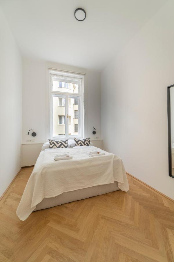 Josef's I Deluxe In Ideal Location Apartment *